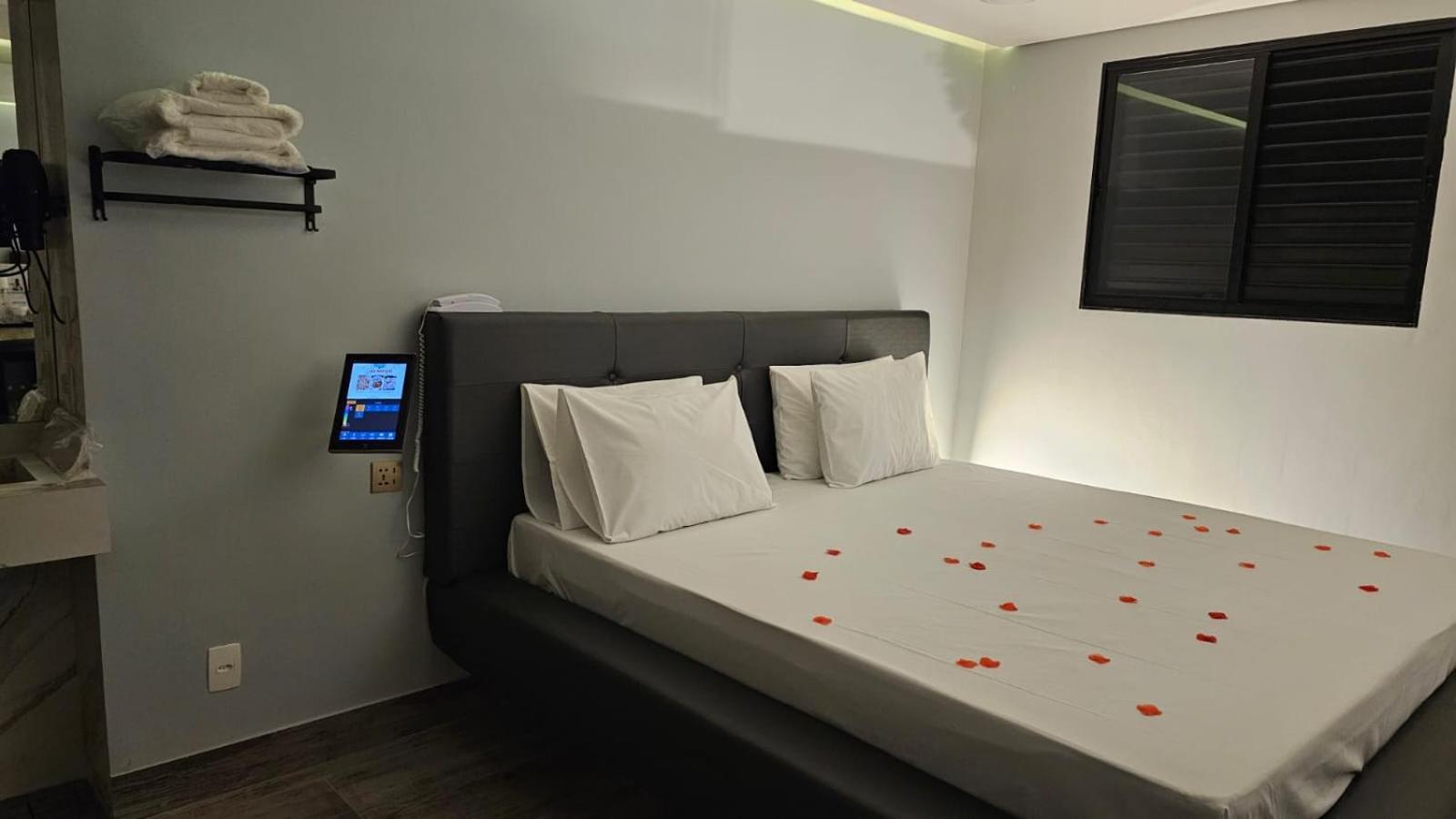 A2 Suites - Hotel E Motel Núcleo Bandeirante Exteriör bild